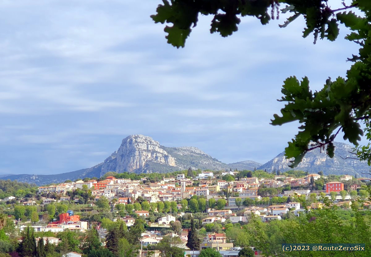 routezerosix's tweet photo. Le village de La Gaude au pays des Baous (Alpes-Maritimes)
#LaGaude #PaysVencois #Baous #CotedAzurFrance #MagnifiqueFrance #BaladeSympa #FrenchRiviera https://t.co/R3ynKc4txO