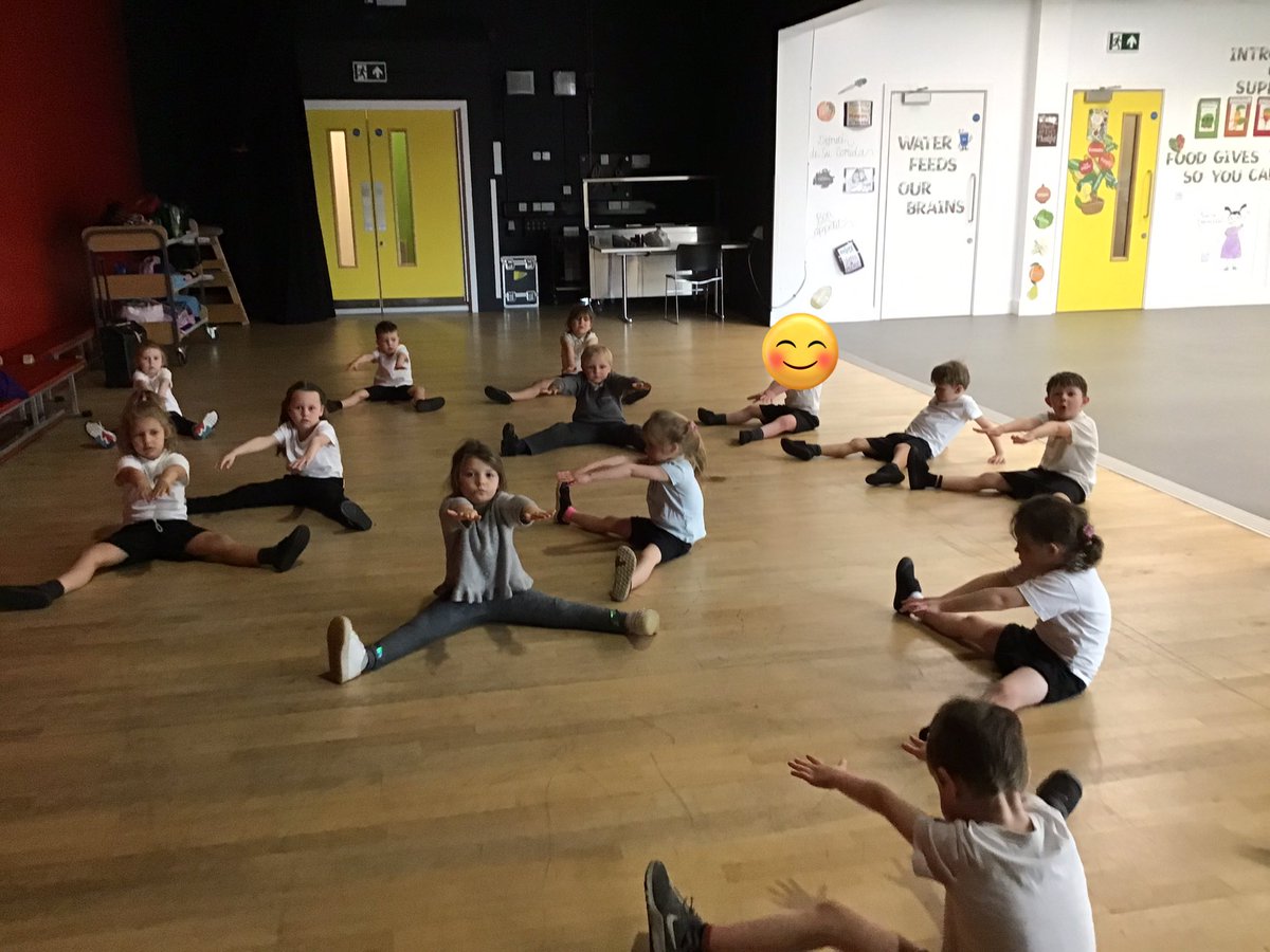 Reception_LM's tweet photo. We loved our first gymnastics session… ask me the different shapes I learnt ☺️ 🤸‍♀️ 🌈  #EYFS #PhysicalDevelopment https://t.co/iND1y6YZ29