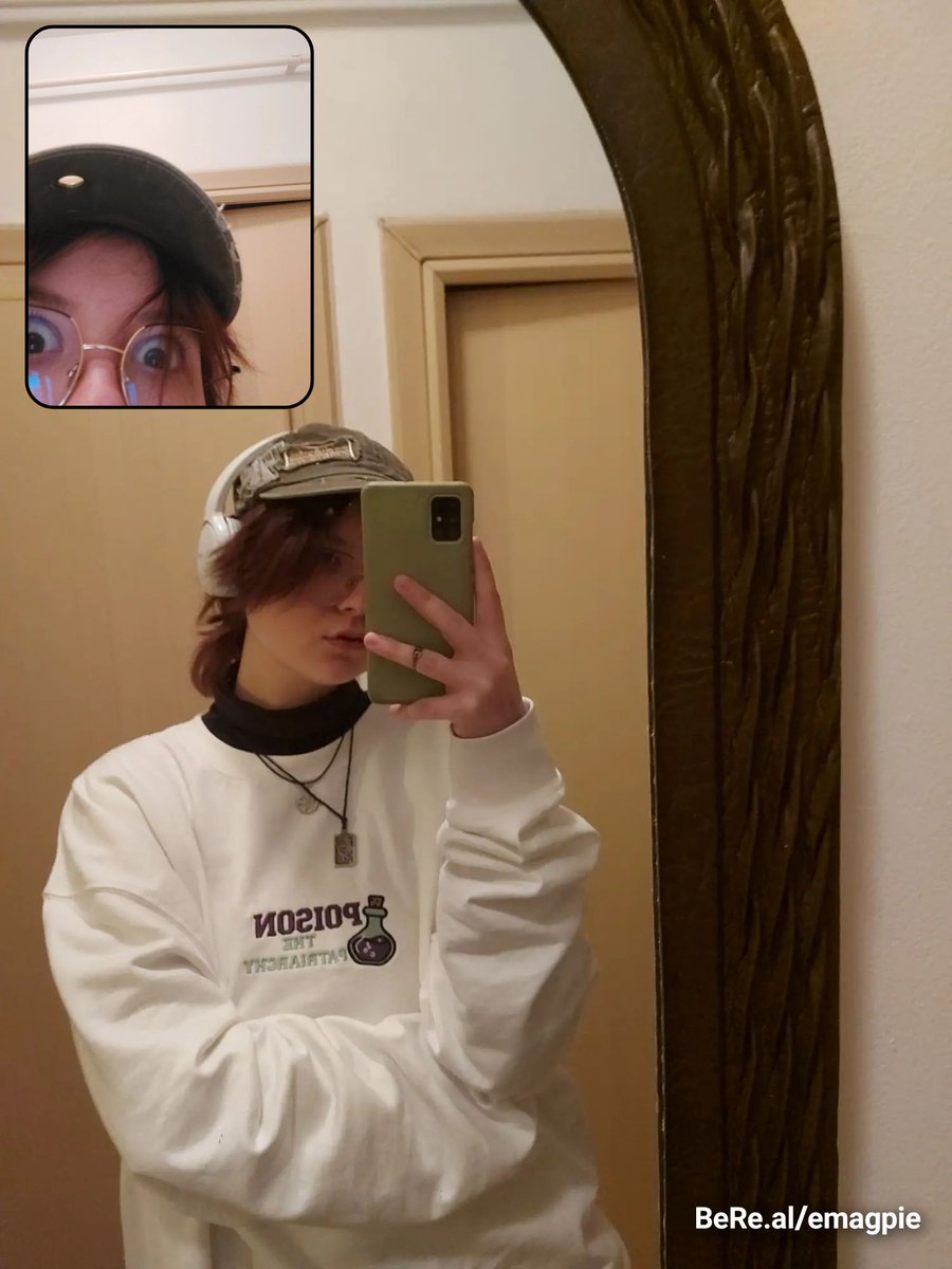 toadboyben's tweet image. Last selfie / on repeat
Ábrahám és Izsák is just pure daddy issues...