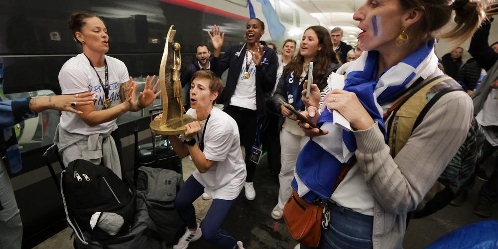 SO_Landes's tweet photo. Basket Landes : les Landaises attendues avec la Coupe ce dimanche à 16 heures à Mont-de-Marsan https://t.co/DLCu7dxIZb https://t.co/wYXEvLMmIN