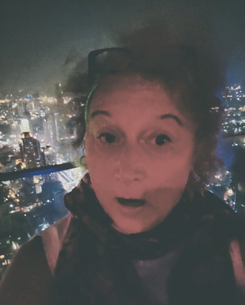 SiniKakonen's tweet photo. Mahanakhon Sky Tower Bangkok 314 m 😲 https://t.co/DhR3Zb7kCc