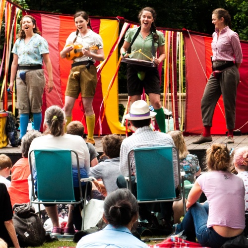 TheatreNewsWeb's tweet photo. https://t.co/H53qyEcYmi The HandleBards celebrate 10th Anniversary with tour of A Midsummer Night's Dream - #handlebards @handlebards #HandleBardsMacbeth https://t.co/b7TBSRp4B1 https://t.co/ylYj4pD9Xz