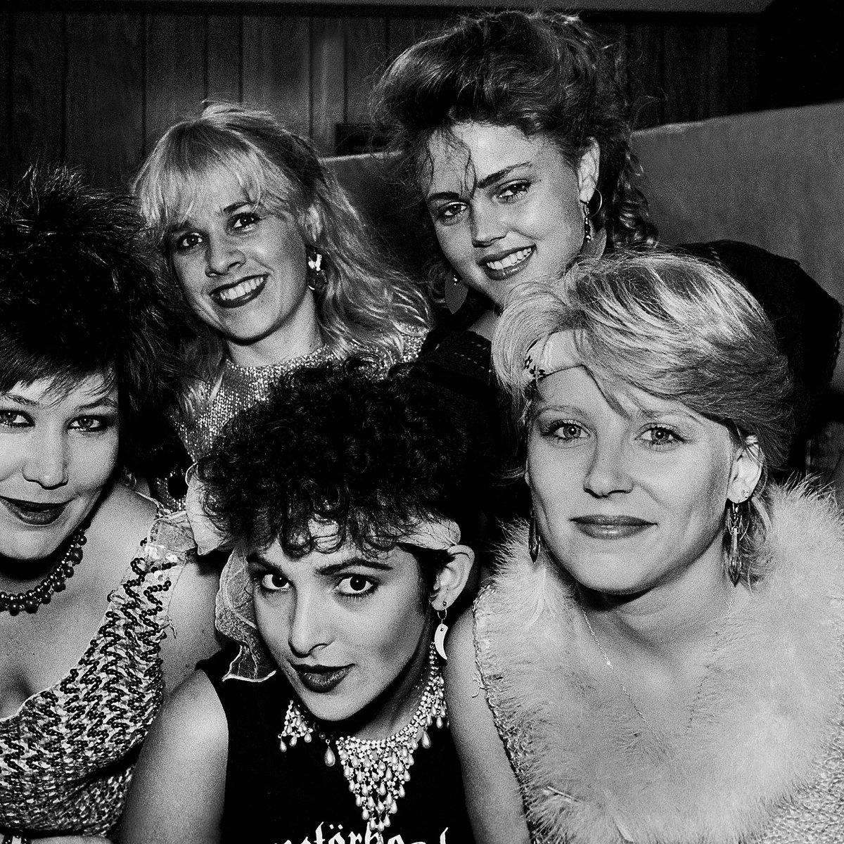 elsotaescala's tweet photo. 340.- #PaulCollins & #MarciMarks "Our Lips Are Sealed" -2022- (#TerryHall, #JaneWiedlin) #GoGos -1981-
https://t.co/MSKtpsjzz8 https://t.co/pbrd9IVwru