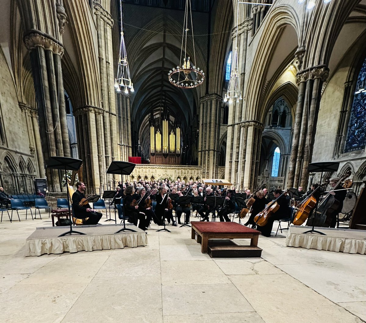 LincolnMayorUK's tweet photo. A lovely performance by @LincolnChoral last night at @LincsCathedral with Lincolnshire Chamber Orchestra- incredible singing by Kimberley Raw,Dominic Walsh,Gaynor Keeble,Allan Smith and India Simpson. https://t.co/KsRHVlvb0Z