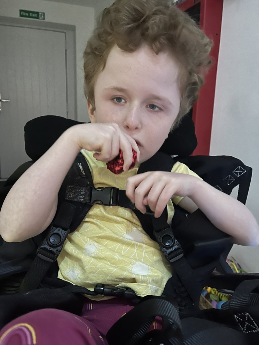 marjorie_and_me's tweet photo. Yesterday C and I visited @SensoryMagic again. Ally is amazing and adapted the session to meet Cโs needs and how she was feeling.
Please note:
C is holding a scrunchie in her RIGHT hand! This is fantastic ๐๐ผ
#PMLD #SensoryRoom #MakingMemories #Freelance #PersonCentredSupport https://t.co/MlMzQFnHBe