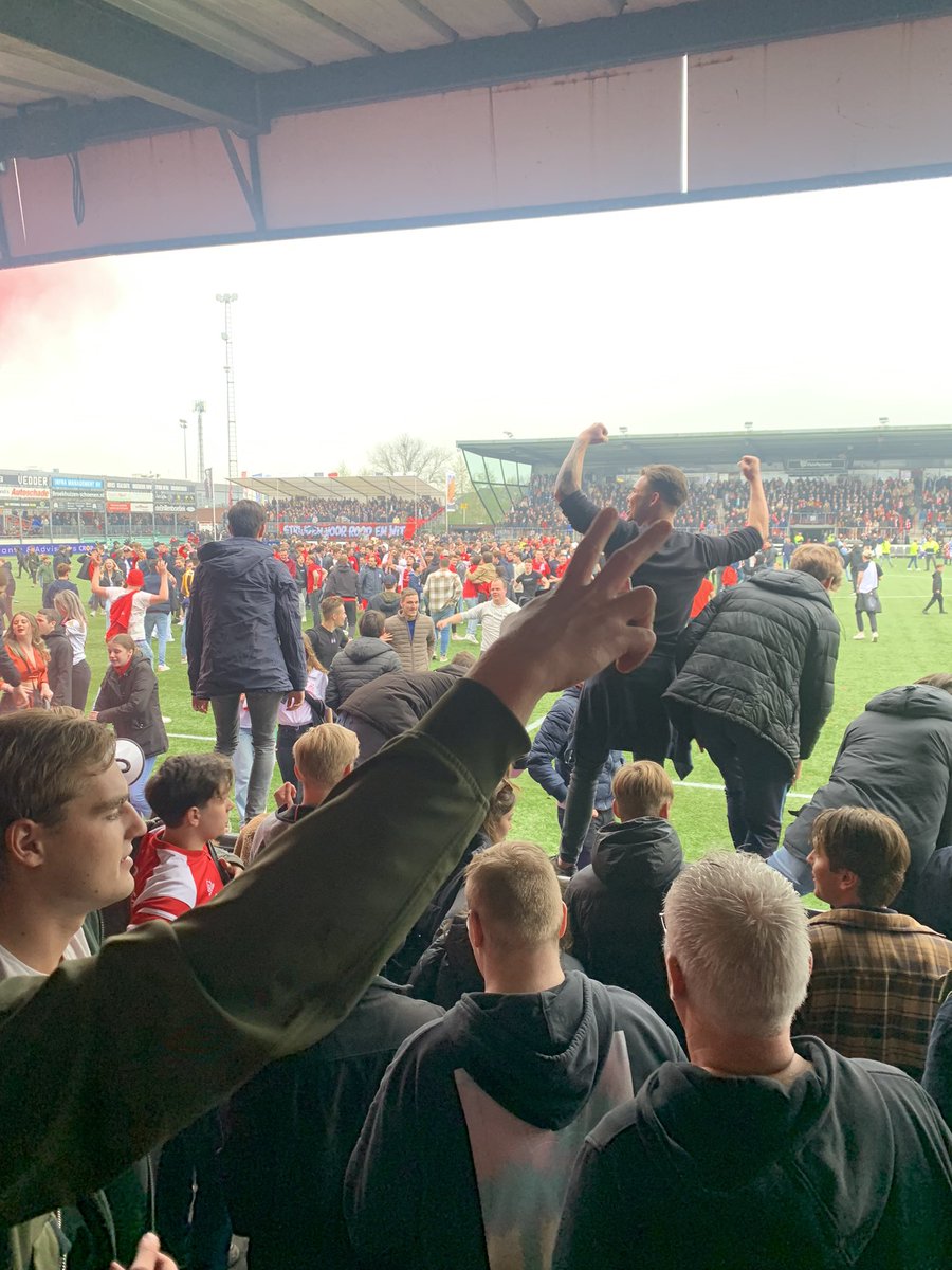 GroundhopperNL's tweet photo. Match 31: ijsselmeervogels 4-1 spakenburg. One of the biggest derby’s in Holland. https://t.co/ctNKz1pkvl