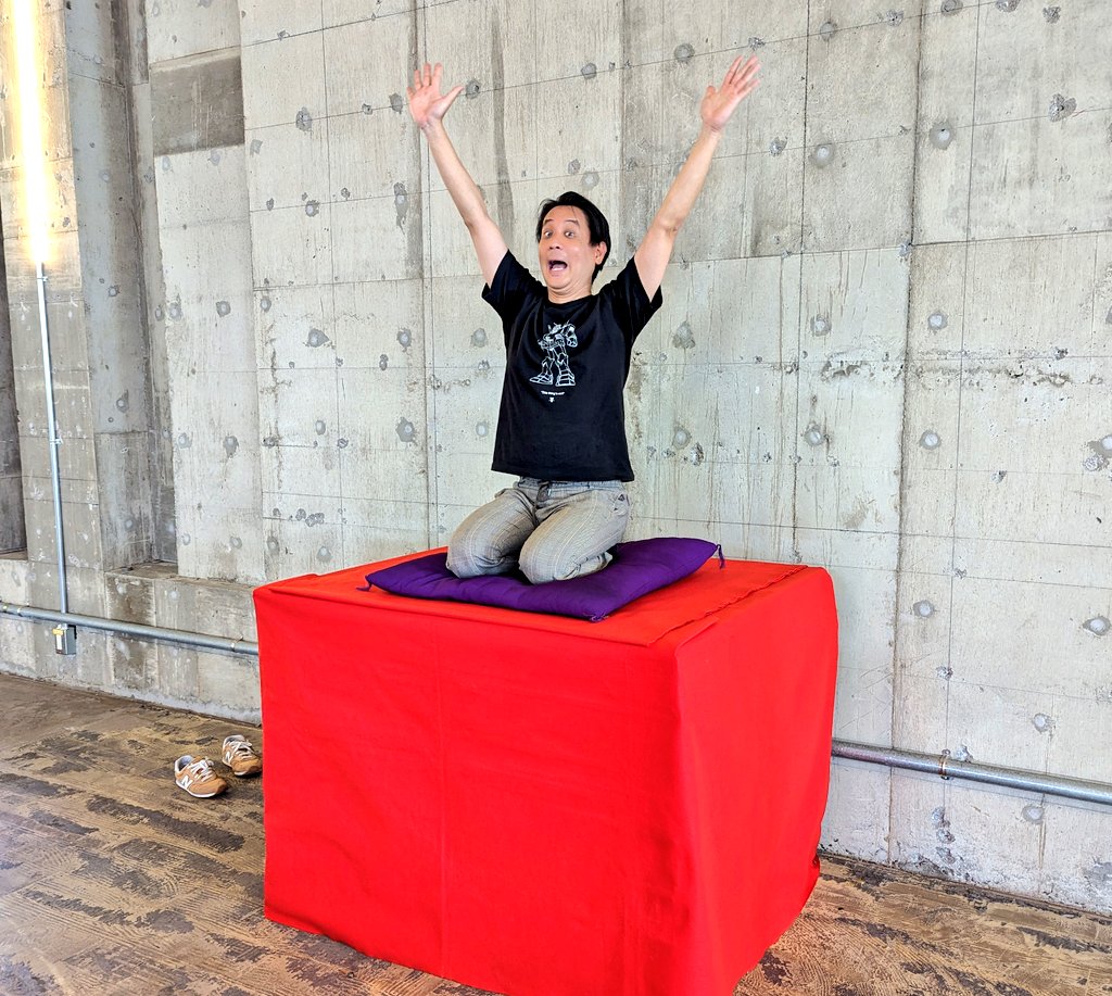hokuzantei's tweet photo. やんばる落語会
おひらき！
多くのたかにお越しいただきました！！
なのに写真撮り忘れ
開演前のはしゃぎ俺の写真しかないのがなんともはや
・まんじゅうこわい
・宿屋の仇討
の2席でジャスト90分(仲入り10分含む)やればできる子
いや〜楽しくおしゃべりいたしました。
また北部での会を企画します！！ https://t.co/ksYUphKbQm