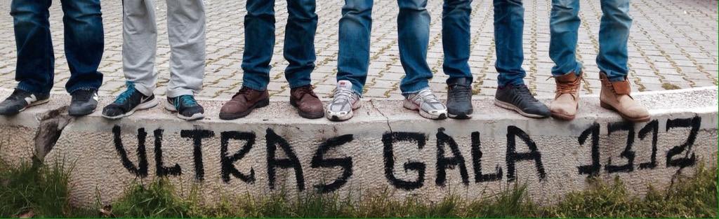 BİR KENARDA,BİR KÖŞEDE GÖRMESENDE VARLAR !