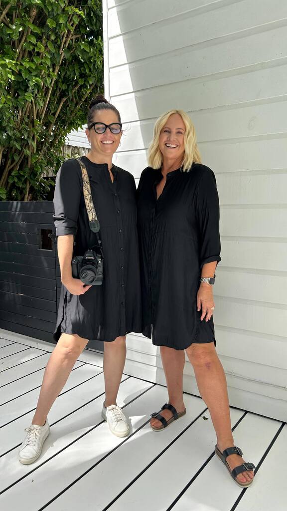 🖤 Two something goods 

1. @katelukephotography - our photoshoot day hangs are sassy and fun and she produces the goods EVERY TIME.

2. Twinning in a favourite throw on and go dress - this is our Danielle technical shirt dress - new to Outlet (and a … instagr.am/reel/CrXqC96rp…