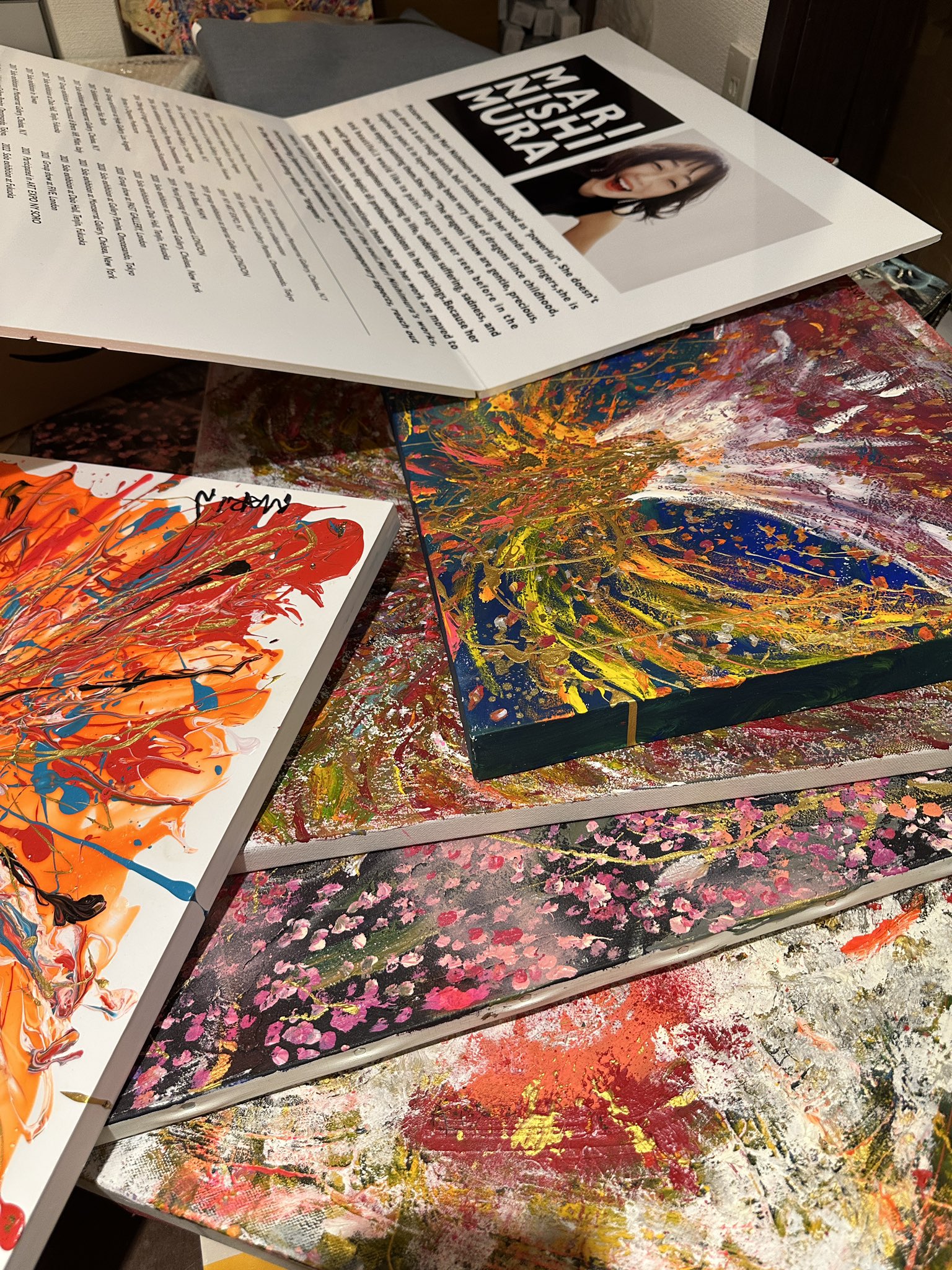 西村麻里・オーラのにしまりちゃん絵画