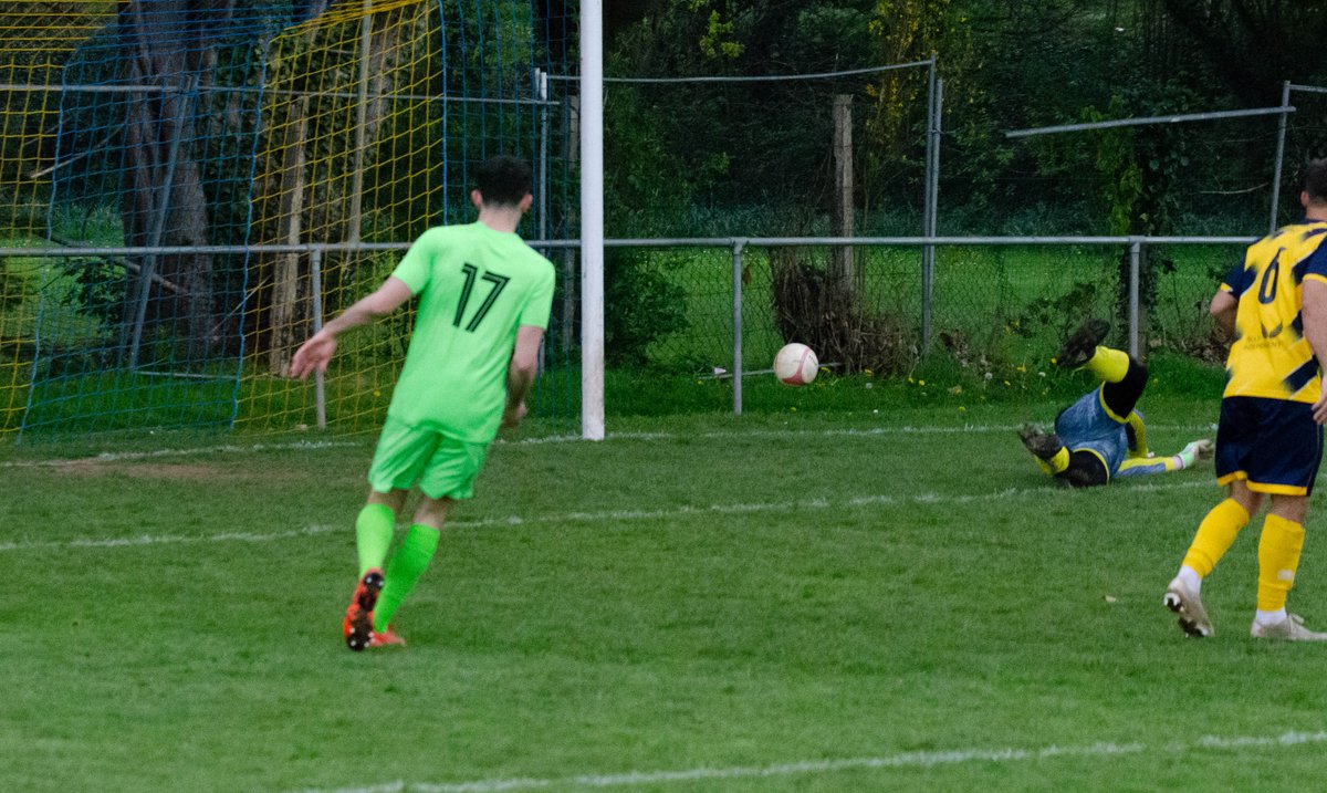 kurt liam roberts tweet media