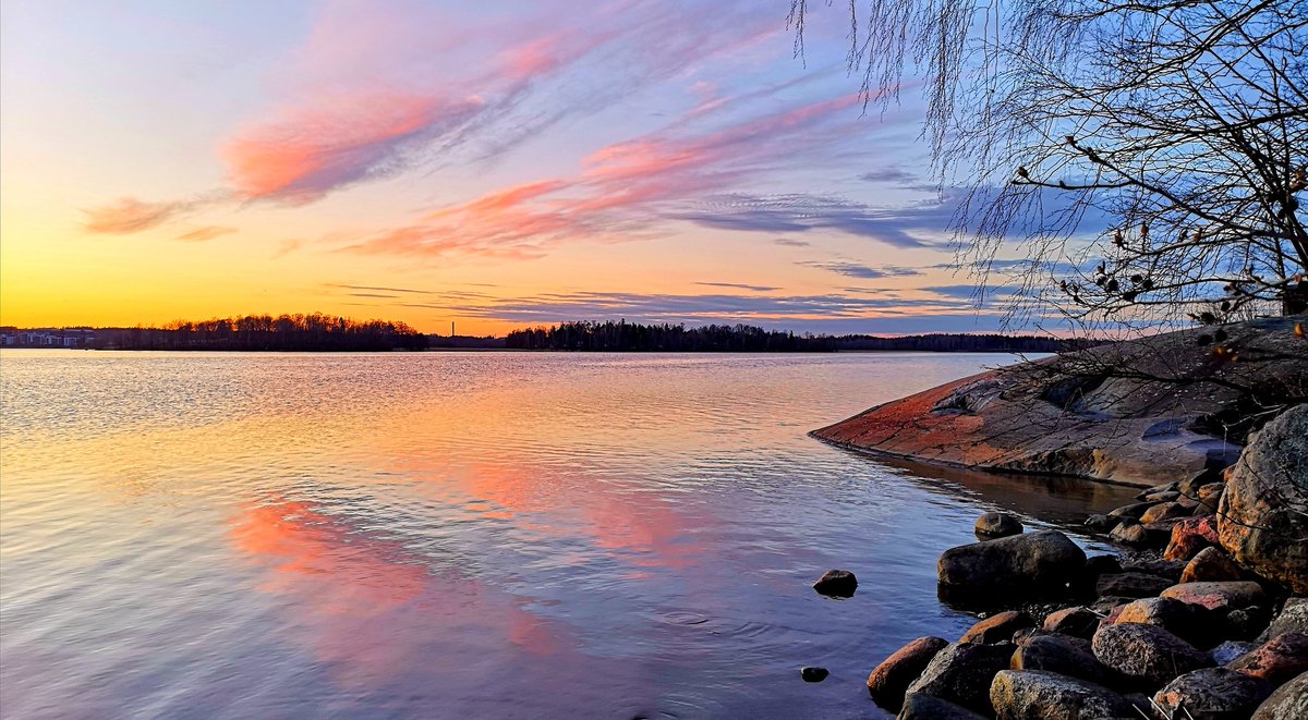 Spring

#Helsinki #Finland #photography #StormHour #travel #Photograph #weather #nature #sunset #photo #landscape #sky #clouds #sea #weekend #weekendvibes #SundayMotivation #visitfinland #visithelsinki #discoverfinland #cycling #cyclinglife