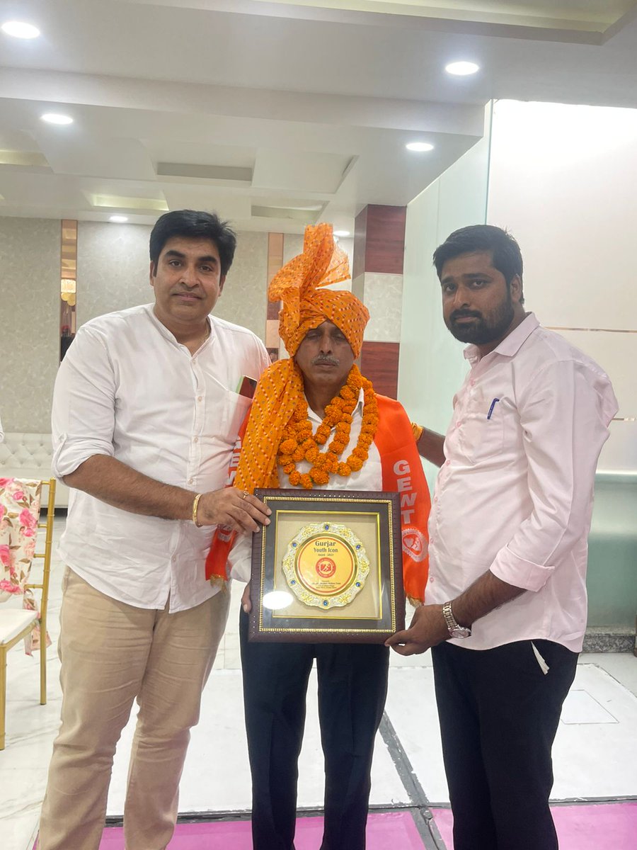 कल होटल Twin Towers inn ग्रेटर नोएडा पर <a href="/GurjarTrust/">Gurjar Education Welfare Trust</a> की मीटिंग की छायाचित्र 

बाकि की डिटेल इस link पर देख सकते है 👇
m.facebook.com/story.php?stor…

@surenderb7100 @VineetC21082153 @BrijeshG7 <a href="/beta_kisan_ka/">गौरव प्रधान 🇮🇳</a> <a href="/AnilTanwar/">Anil Tanwar</a> <a href="/Ch_Rohit_Gujjar/">‎ ‎‎‎‎ᴿᴼᴴᴵᵀᴼ ᴬᴹᴮᴬᵂᴬᵀ</a> @gurjarsnews