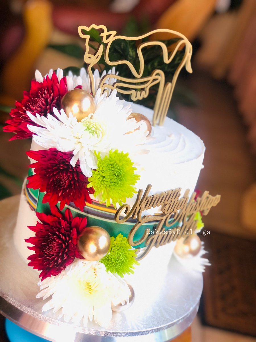 lights_di's tweet image. Di felletsi di Kgomo 🫶🏾❤️

Lobola celebration cake. That cow could just be my favorite thing🤣❤️❤️

#EarthDay #GirlTalkZA #magadi #bakedgoods #celebrationcakes .