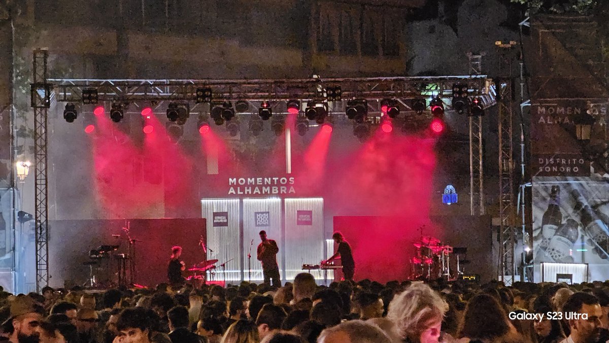 josetxu_granada's tweet photo. Concierto #momentosalhsmbra #distritosonoro con @Alhambra_Es https://t.co/teXE0VlgKZ