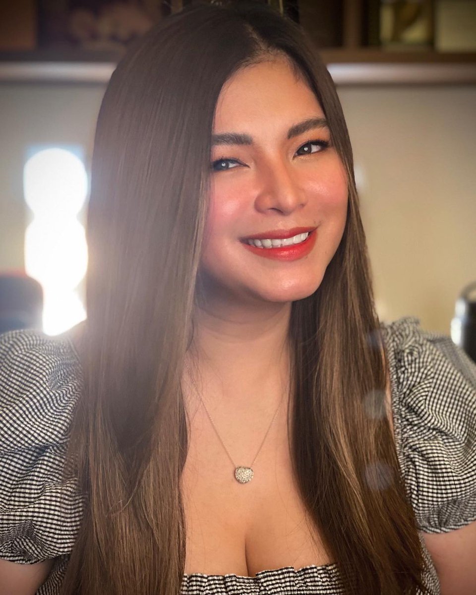 Bnb_lims's tweet photo. I'm here because it's the QUEENS BIRTHDAY! HAPPIEST BIRTHDAY QUEEN! 
I wish you all the good things in life! Family, lovelife, career and good health and hapiness! Miss kana namin! Sobra 🥰😘 https://t.co/cce4GNagAx