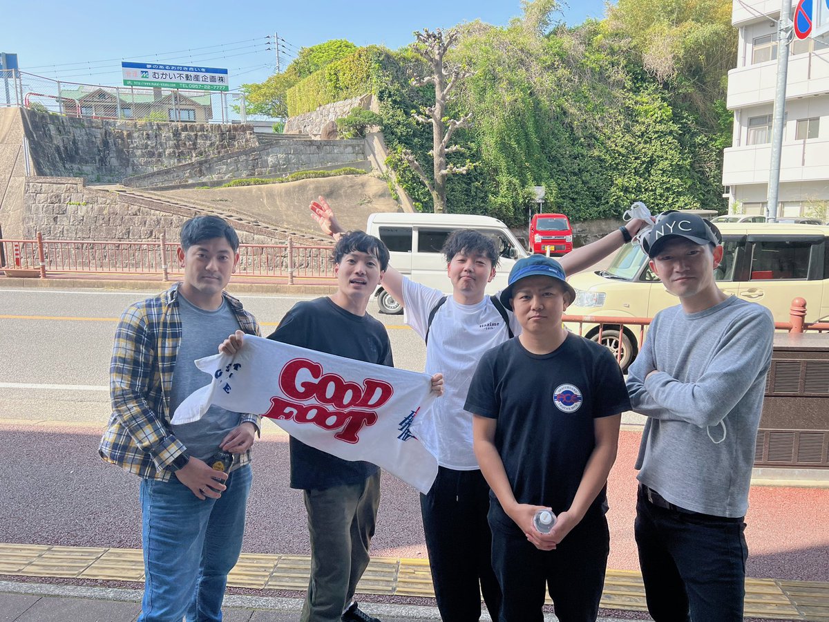sessatakumi's tweet photo. 久しぶりにチームメイトが踊っているところを見れて嬉しかった!あとリョースケベックスと俺がうるさかった🗣️トュ〜🤙🏼 ソロバトルは、ベスト4でした!ナイスバトル!楽しくて悔しくて面白かったんで、また朝練に励もうと思います。りこが来ますように。。
#HAZIME https://t.co/iqWqVSwLaR