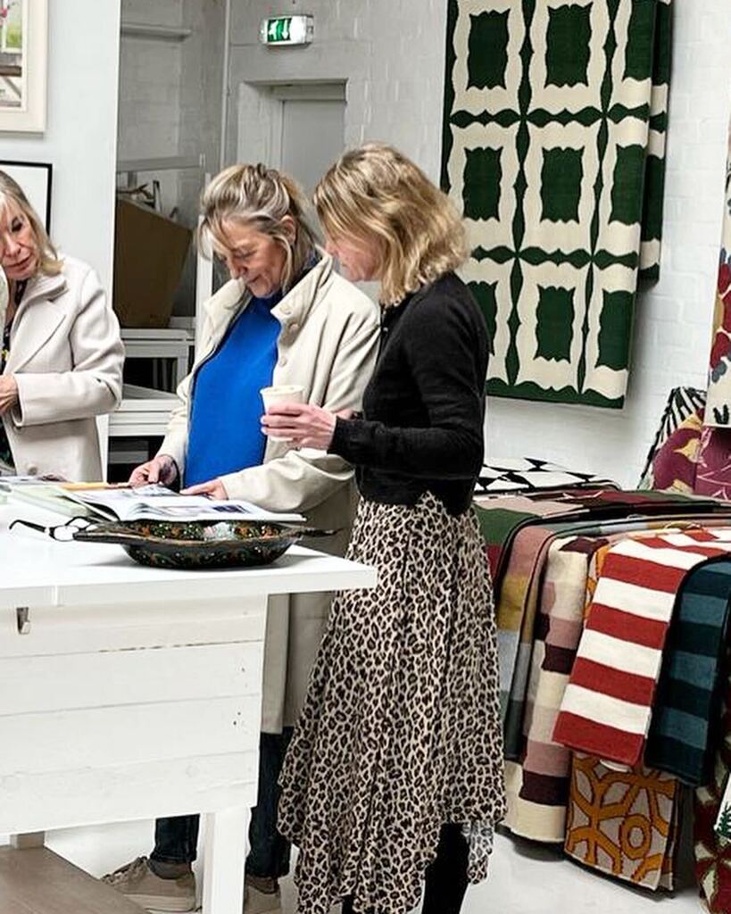 ✨POP UP TODAY✨

10-2pm - open to all - at @topfloorwoodchester GL5 5NN - raising funds for the brilliant @stroudwomensrefuge 

Exhibitors include:

@zoerudinceramics 
@theoscarcollective 
@thevintageentertainer 
<a href="/medium_room/">pan Sebastian Hinca👜⏩🧮</a> 
@gathereduk 
@claudialeg… instagr.am/p/CrXvh2Kov6_/