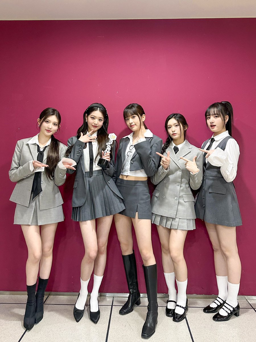 IVEstarship's tweet photo. 📸
IVE SHOT!

DATE : 2023.04.22
NAME : #MBC #쇼음악중심

#IVE #아이브 
#안유진 #가을 #레이 #장원영 #리즈 #이서
#IveIVE #아이해브아이브 
#IAM #아이엠
#IVE_SHOT https://t.co/ASmQknU5B1