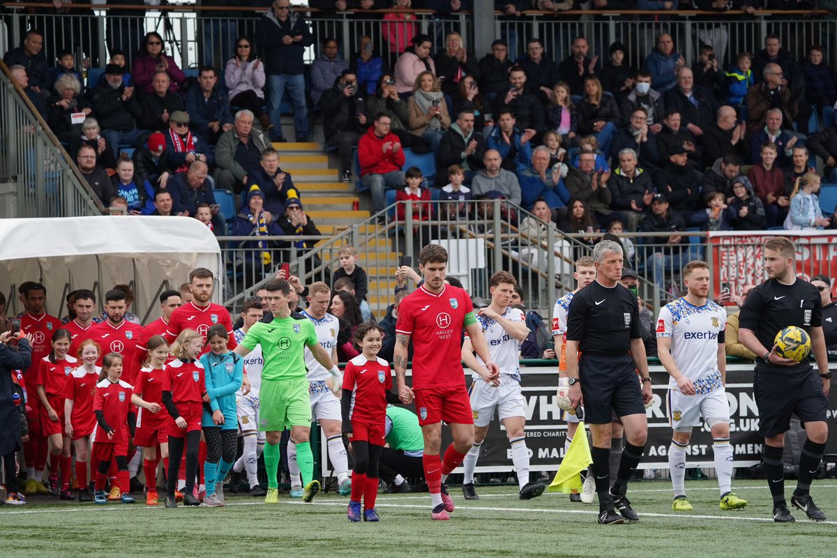 waltonhershamfc's tweet photo. 𝑻𝒉𝒆 𝑾𝒐𝒓𝒍𝒅’𝒔 𝑮𝒓𝒆𝒂𝒕𝒆𝒔𝒕 𝑺𝒑𝒐𝒓𝒕

Congratulations @Basingstoke_FC on lifting the @IsthmianLeague title.

It’s been a great rivalry taken all the way to the end of 38 games.

But the season isn’t over. Not yet.

#SwansRise https://t.co/RSP2BjXsUO