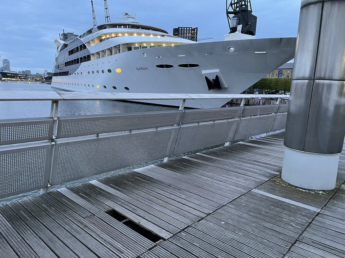 Zappyvera's tweet photo. @ExCeLLondon It looks like Newham Mayor and Excel London authorities not bothered to fix some dangerous safety issues. Please see below pics and fix ASAP before some one die. https://t.co/EvNgvnvZyf