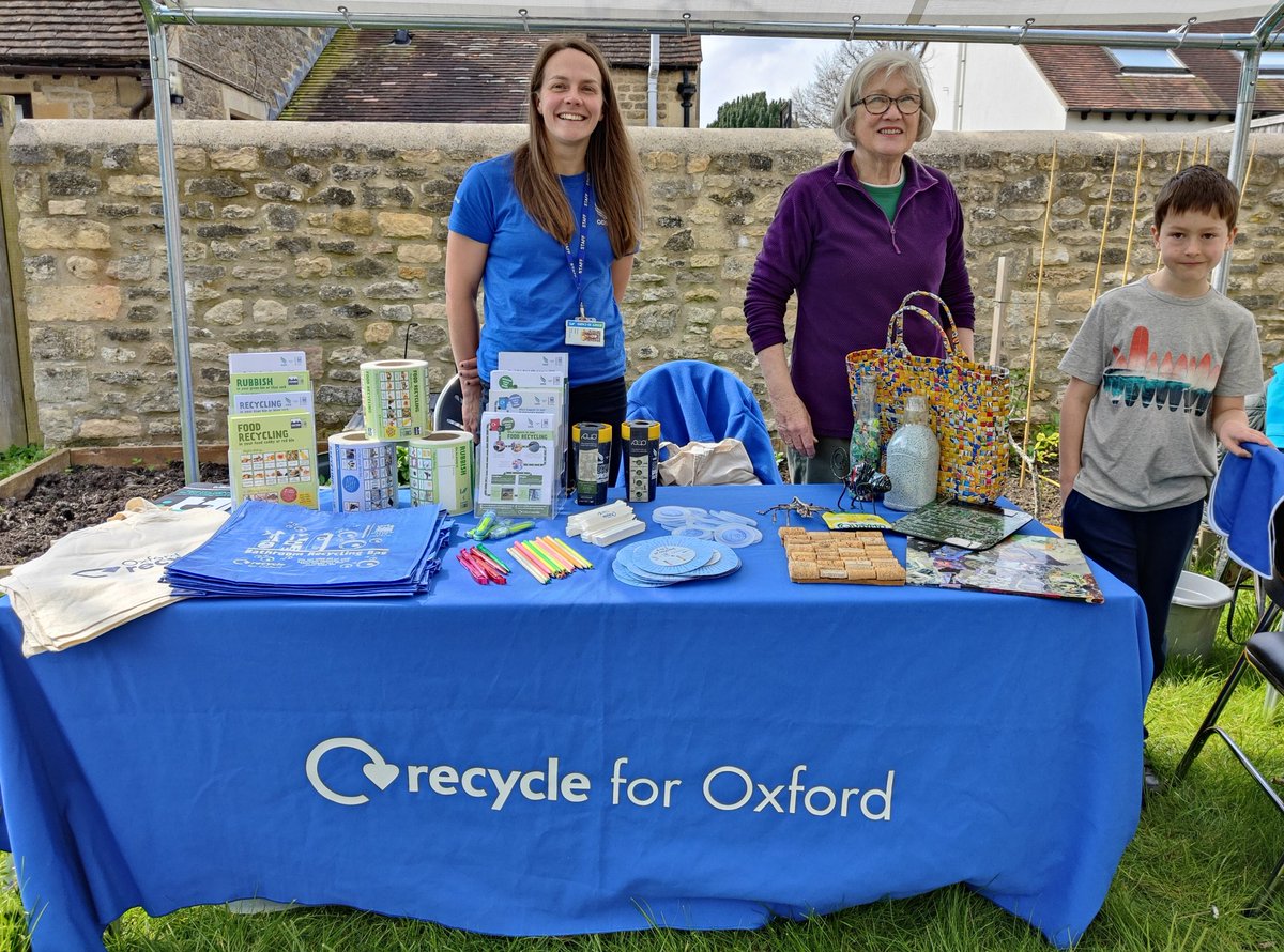 Eco_Marston's tweet image. 🐞🌿 A huge thank you to Jennie &amp;amp; Gill for their creative insects model-making workshop at #EarthDay2023! By using natural materials like sticks &amp;amp; reusable wool, you inspired us all to think more sustainably while having fun. Keep fostering eco-friendly creativity🎨 #InsectModels