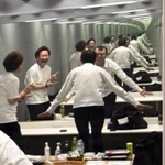 ジョイマンの楽屋が合わせ鏡の影響で不思議な空間に