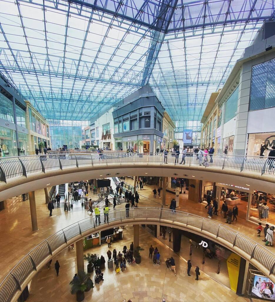 First time in Birmingham, so of course I was taking pictures in The Bullring like an utter tourist 😁 instagr.am/p/CrXyQLVIOqD/