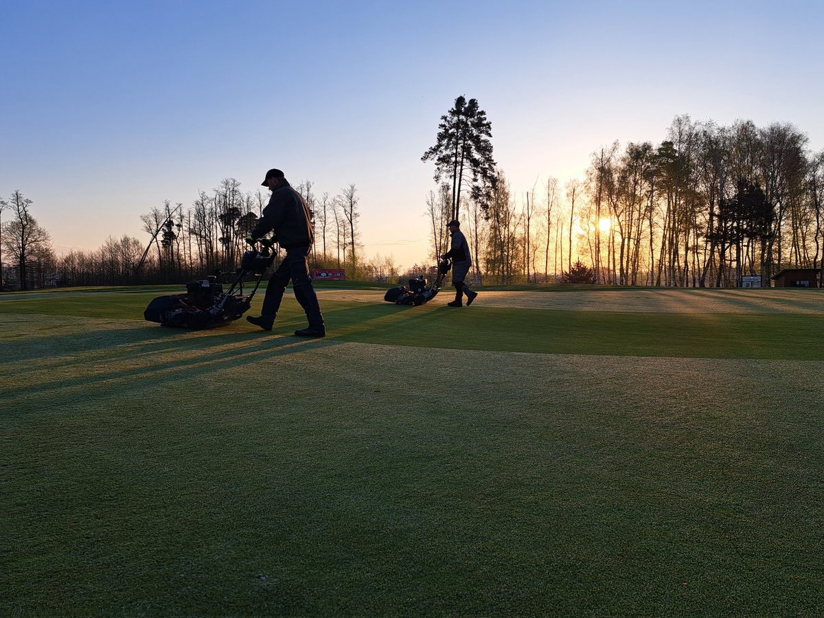 BuckleyShane's tweet photo. First greens mow on Legend Course after aeration last week, lovely morning @PenatiGolf and busy day ahead https://t.co/sjEkQdBo6b