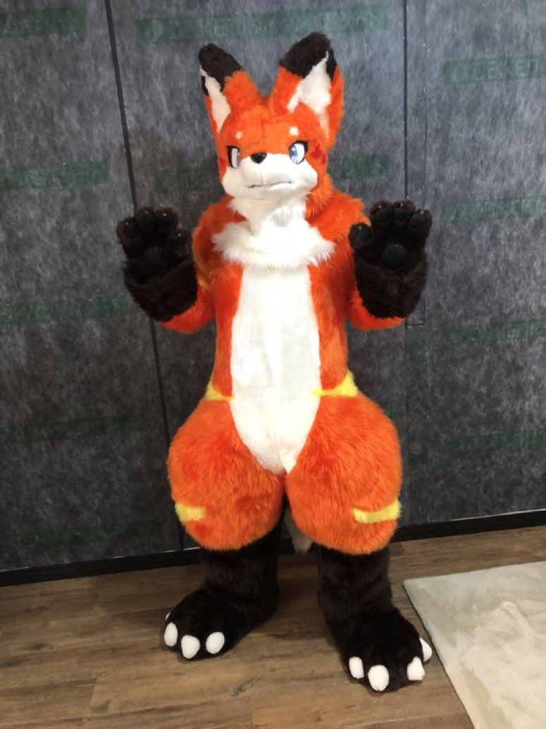 migumigun's tweet photo. 完成！
ヘッドデザイン&amp;制作：FOXFACTRY @foxfactry 
ボディデザイン：サムさん@sam_nama 
狐の男の子、名前を「ミカ」って言います。
ご協力頂いたり、助言頂いた方に感謝を申し上げます。 https://t.co/g4vmmm1yyD