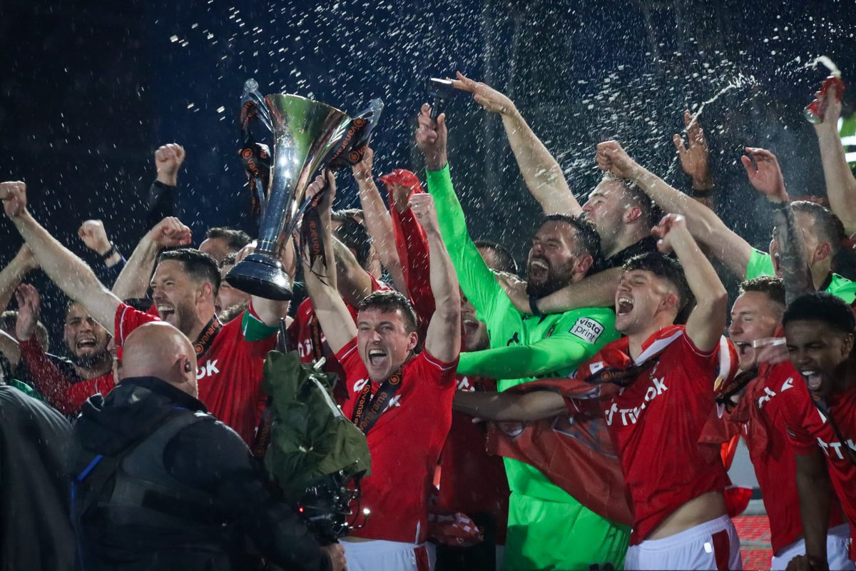 Wrexham_AFC's tweet photo. Bore da, pawb! ❤️

🔴⚪ #WxmAFC https://t.co/79kFjcklAt