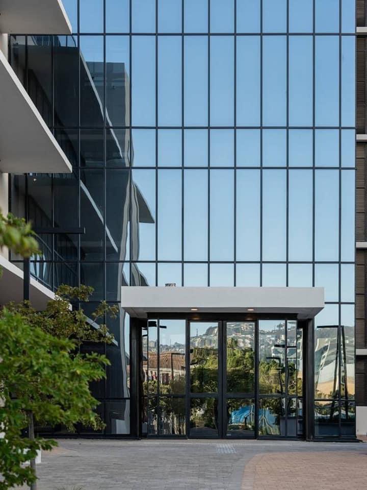 CoetzerKimberly's tweet photo. So lucky to be able to spend most of my waking hours at the new #bmri at @SUhealthsci (photos courtesy of @VicusVd). An amazing place for groundbreaking science! https://t.co/6pWQM3ziyJ