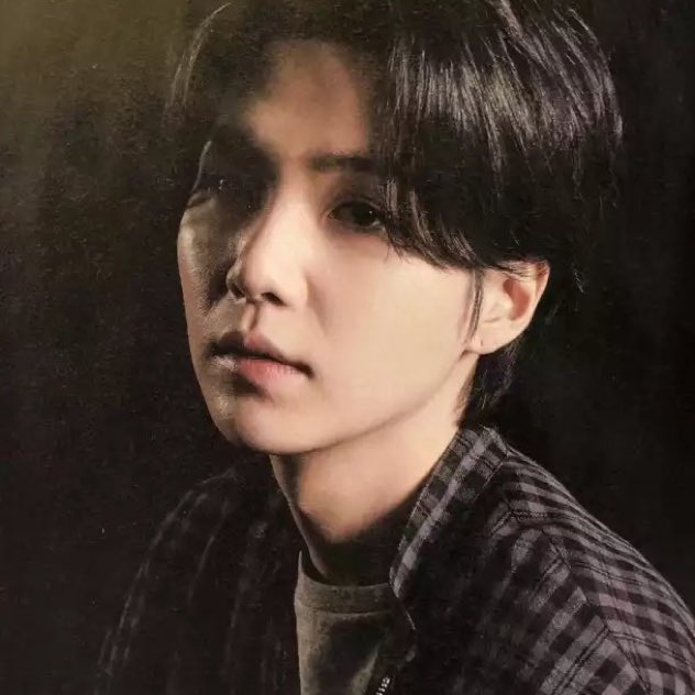 jeon_vantella's tweet photo. 🆕 | Yoongi hablando de Hoseok para la revista cine21, vol. 1403:

🐱: "J-hope es un artista excepcional. Si estás en el nivel de j-hope, no se trata de hacerlo bien o no, es una cuestión de preferencia. Me trajo algo exactamente adecuado para mi gusto" (+) https://t.co/MdT4C2POHi