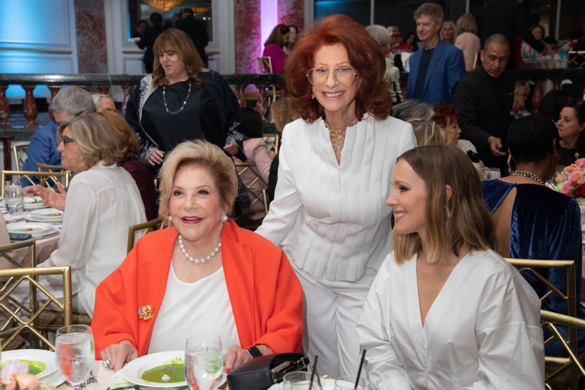 Kristen_Bellorg's tweet photo. Photos: Kristen bell attends The Women's Guild Cedars-Sinai Spring Luncheon And Fashion Show https://t.co/SXtUnYNno5 #KristenBell https://t.co/O6CgXrIQmc