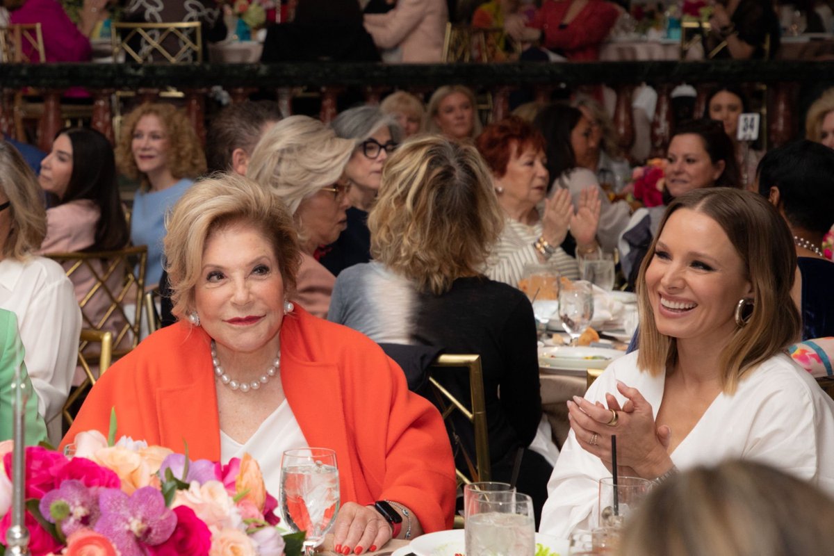 Kristen_Bellorg's tweet photo. Photos: Kristen bell attends The Women's Guild Cedars-Sinai Spring Luncheon And Fashion Show https://t.co/SXtUnYNno5 #KristenBell https://t.co/O6CgXrIQmc