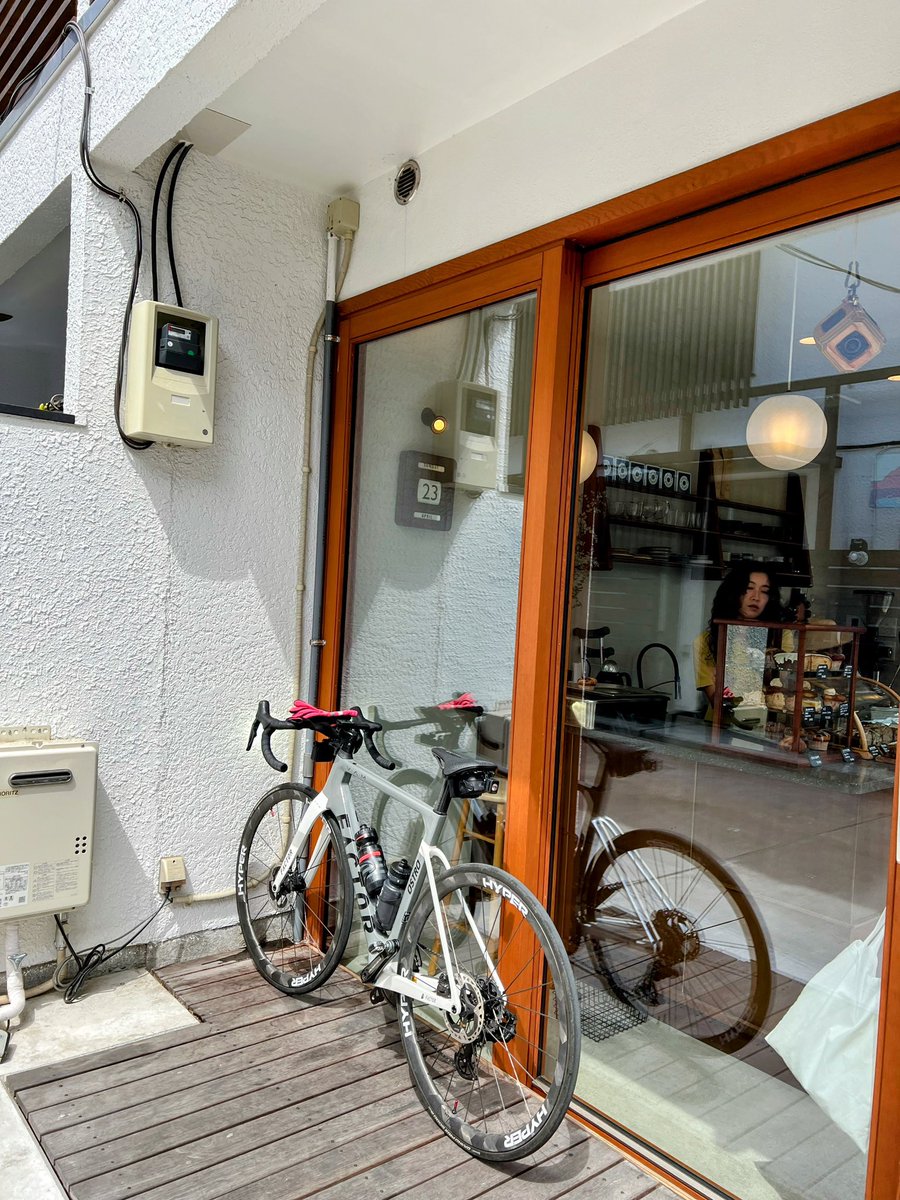 picoosan's tweet photo. 久しぶりにオシャカフェ行った
美味しかったのと店員さんの雰囲気良かったのと美人さんだった😌
#POOLSIDECOFFEE https://t.co/3mYQSSsBnK