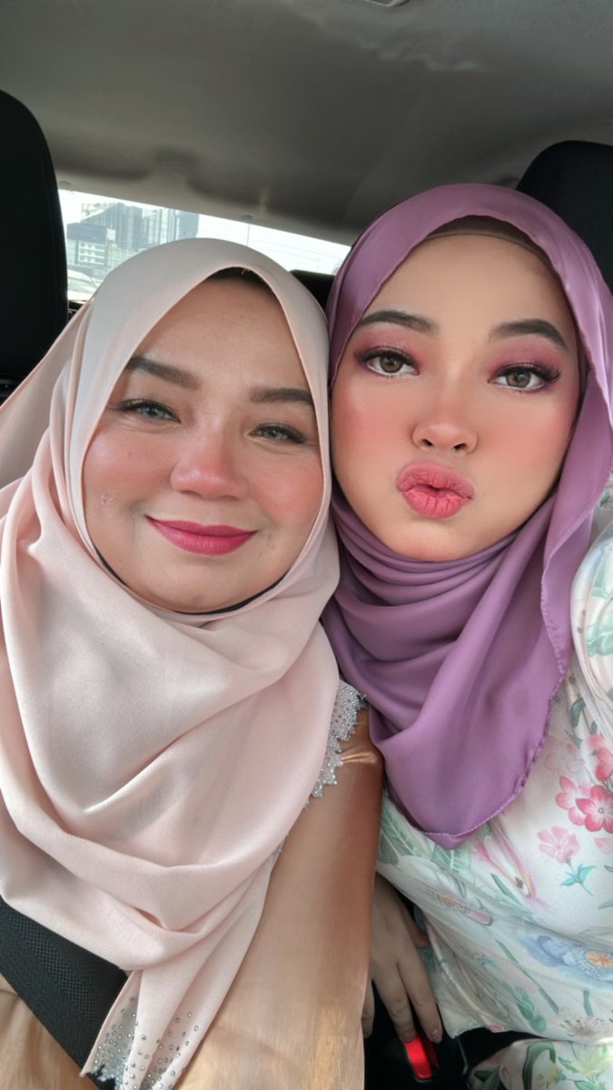 dazzlingnara's tweet photo. Happy Eid Mubarak 💕
#FirstEid https://t.co/e1Pj66TO4r