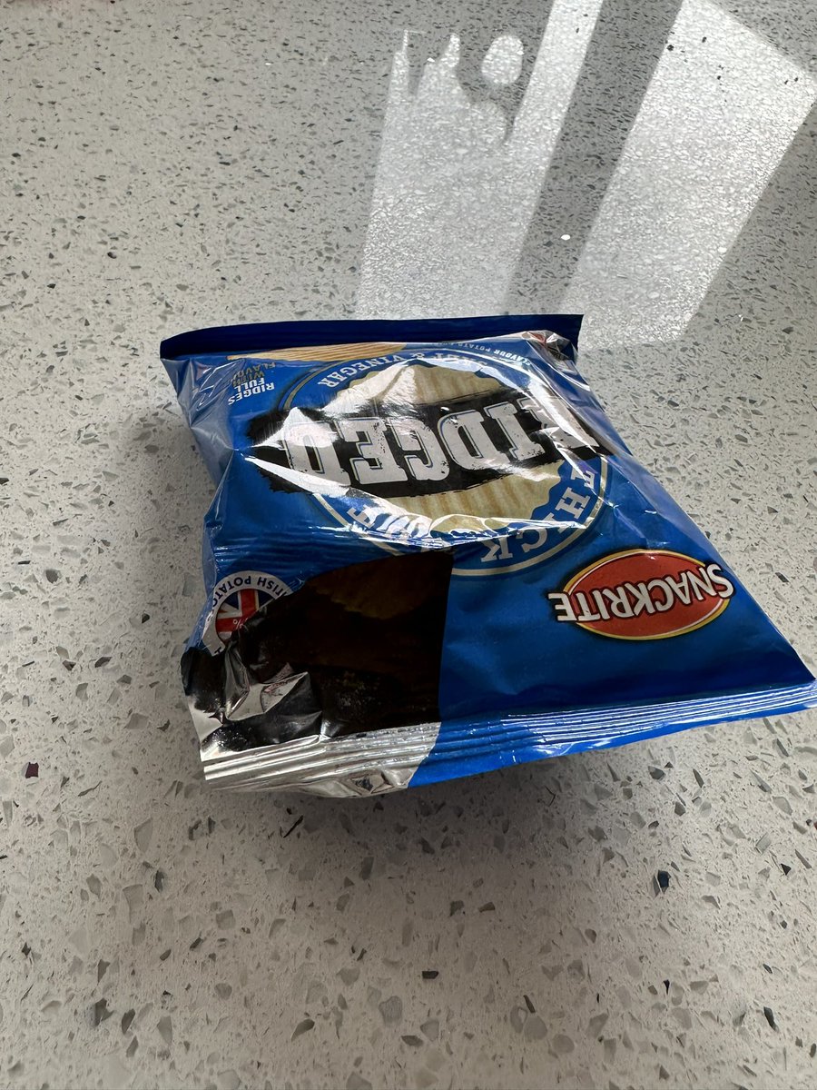 cow6490's tweet photo. @AldiUK hi. Bought a multi pack and this packet was stuck in the seal. Can you send me a voucher as couldn’t use them https://t.co/04WTSKL3Pn