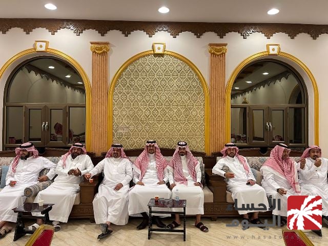 Hasatoday's tweet photo. أسرة “بوحليّم” تتبادل التهاني والتبريكات بقدوم عيد الفطر المبارك https://t.co/X277nG9wbe https://t.co/OaHKf0PHSG