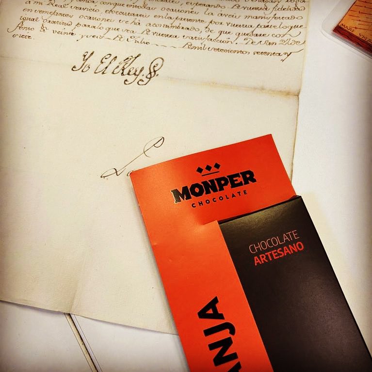 Monperchocolate's tweet photo. Y quién sabe si Luis I hubiese sido un #monperadicto

Monper chocolate de reyes , feliz día del libro 

#love #picoftheday #monperchocolate https://t.co/pVFLttfRsx
