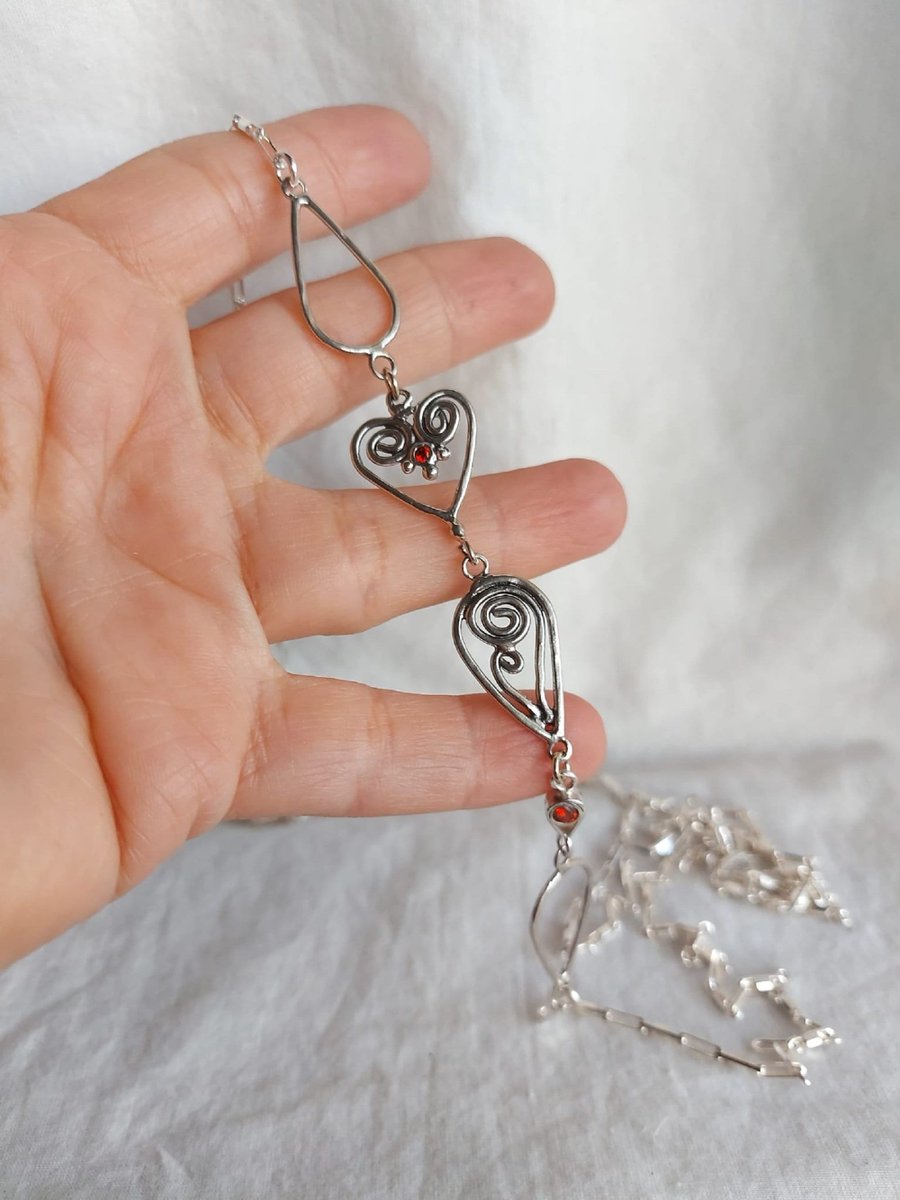 katishainy's tweet photo. ★★★★★ "Love the quality of the sterling silver in this simply gorgeous necklace. The chain on the necklace is unique as well.💕💕 Thank you Katia. https://t.co/3iIDAjBpVz #etsy #anniversary #christmas #infinity #figure8 #no https://t.co/LarSptAiUE