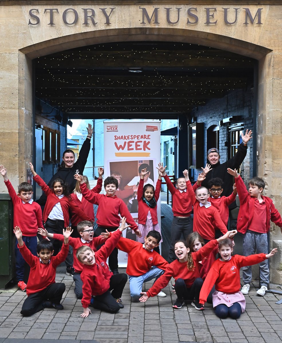 Ascension_DC's tweet photo. 📚It's Shakespeare's 459th birthday!📚

This year we celebrated @ShakespeareWeek, partnering with @ShakespeareBT:

We delivered 'Twelfth Night'-inspired workshops in schools across Oxfordshire🤸‍♂️ 

AND we held a flash mob @storymuseum1 in Oxford with Rose Hill Primary School🎭 https://t.co/lNpj40McOo