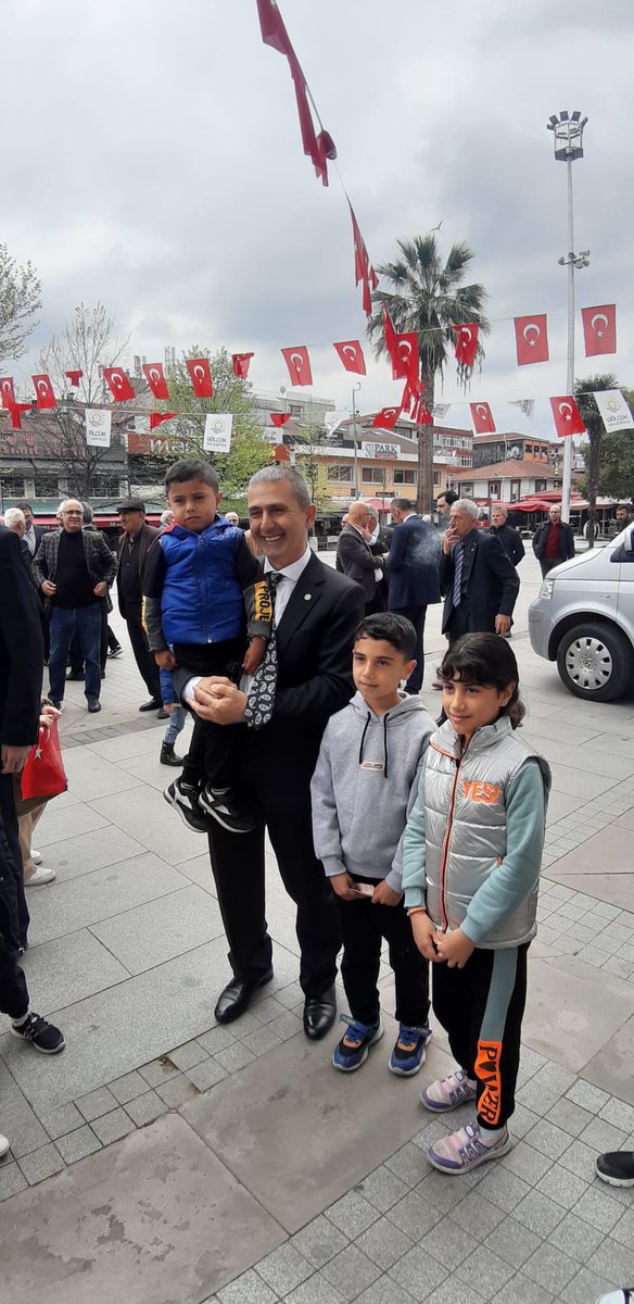 23 Nisan Ulusal Egemenlik ve Çocuk Bayramı Kutlu Olsun... ☀️

#iyiparti 
#AzKaldı 
#Türkiyeiyiolacak 
#TarihYazacağız 
#BirlikteBaşaracağız