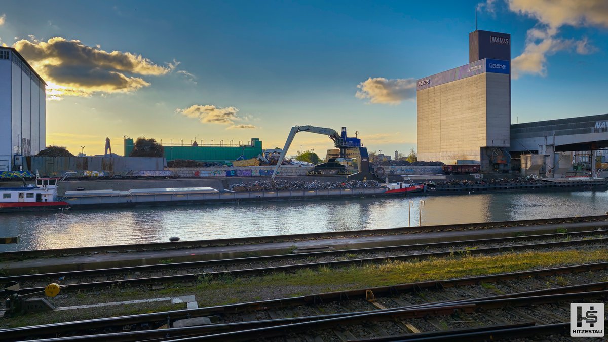 #picoftheday #photooftheday #imageoftheday

Peaceful evening at the #harbor @portofch

#SamsungGalaxyS23Ultra #Samsung #photography #mobilephotography #smartphonephotography