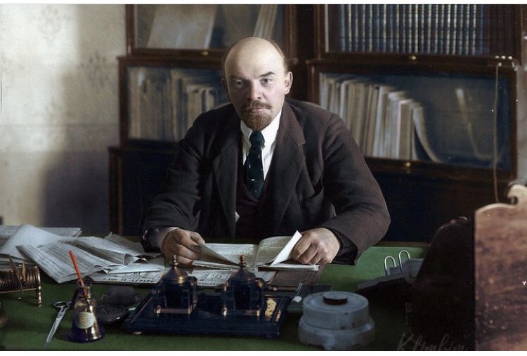 ShivaaMosazad's tweet photo. Happy birthday to the teacher of the proletariat of the world!
#Lenin153 https://t.co/zd1pCJMdIt