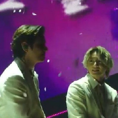 9597foIder's tweet photo. eyes always on each other :( https://t.co/hpBD1SM7Uk