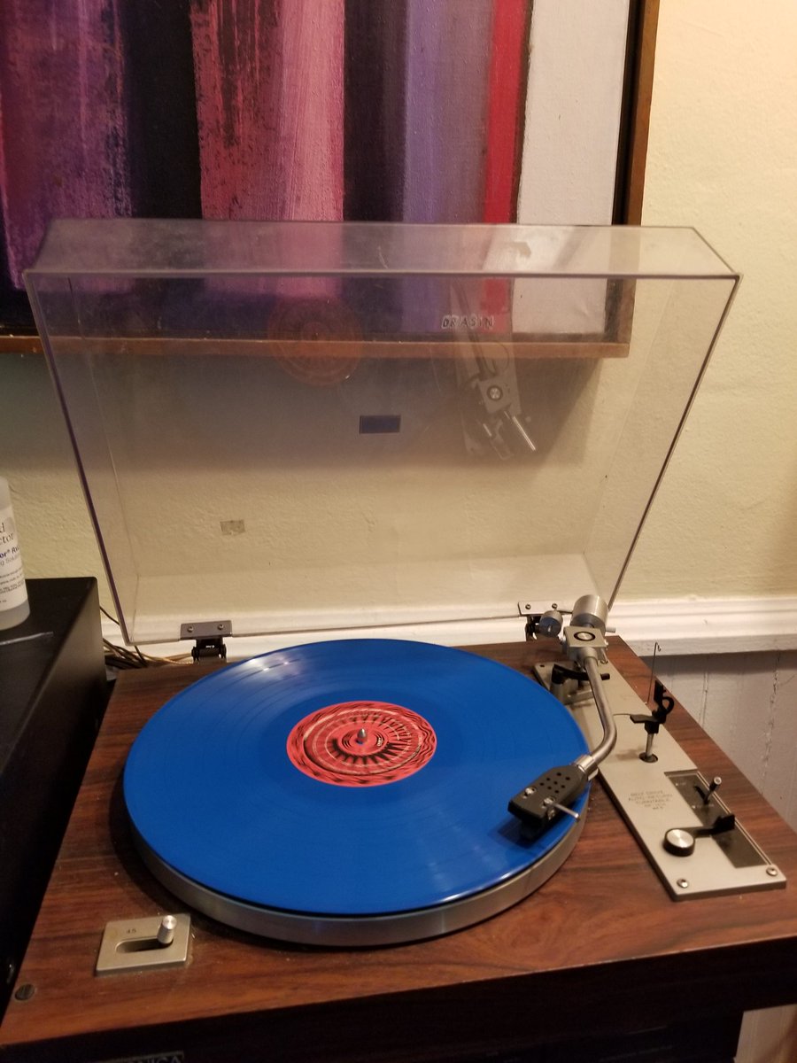 aztammyp's tweet photo. Happy #LetsSpin (the day AFTER #RecordStoreDay) #RecordParty!
Thinking of my HS peeps & roadtrippin' with this VF time capsule: https://t.co/2YeNpyVoRj