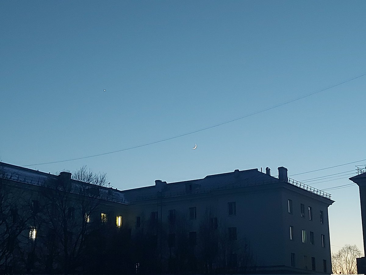 slava_twt's tweet photo. @psychodozer Вчера вечером кайфовал какава красота (с моего города "звезда" дальше от луны, но все равно кросиво) https://t.co/kUEp5FSWvQ