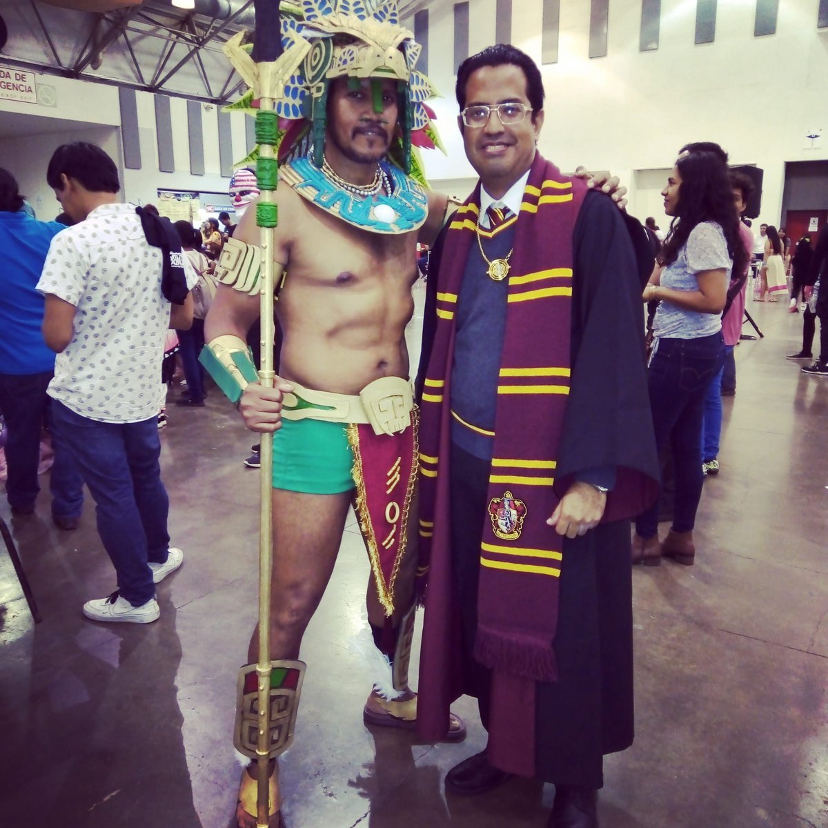 ElJorgeChan's tweet photo. Aquí con #TenochHuerta región 4, cosplay de #Namor en #ExpoMac Boca del Río, Veracruz. 😁 https://t.co/UA0oy5A8qT