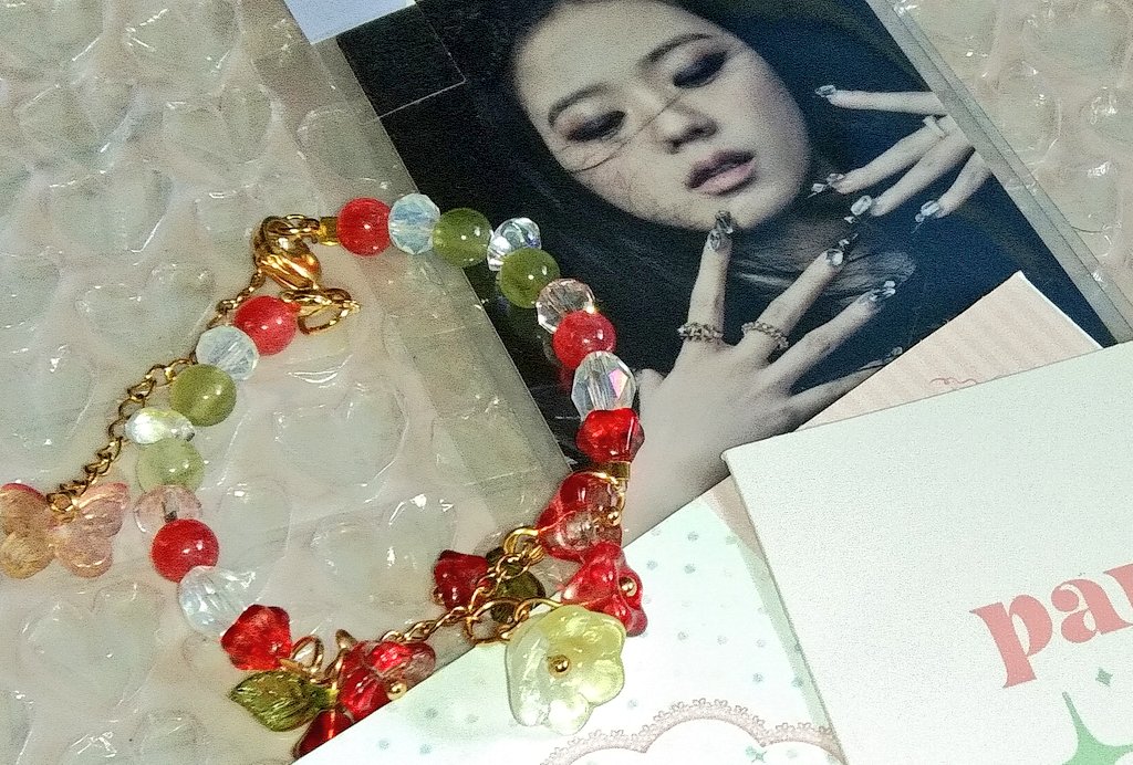 pearlwonieee's tweet photo. #sanyyymails ~ ๐
Thankyouu so much po @paperblissph for the giveaway!! This Jisoo Flower inspired bracelet is so pretty ๐น ๐ And sobrang di ko po inexpect ung pc๐ฅน I'm so happy and grateful poโค More orders and blessings to ur shop po^^ https://t.co/zl4ceL86z9
